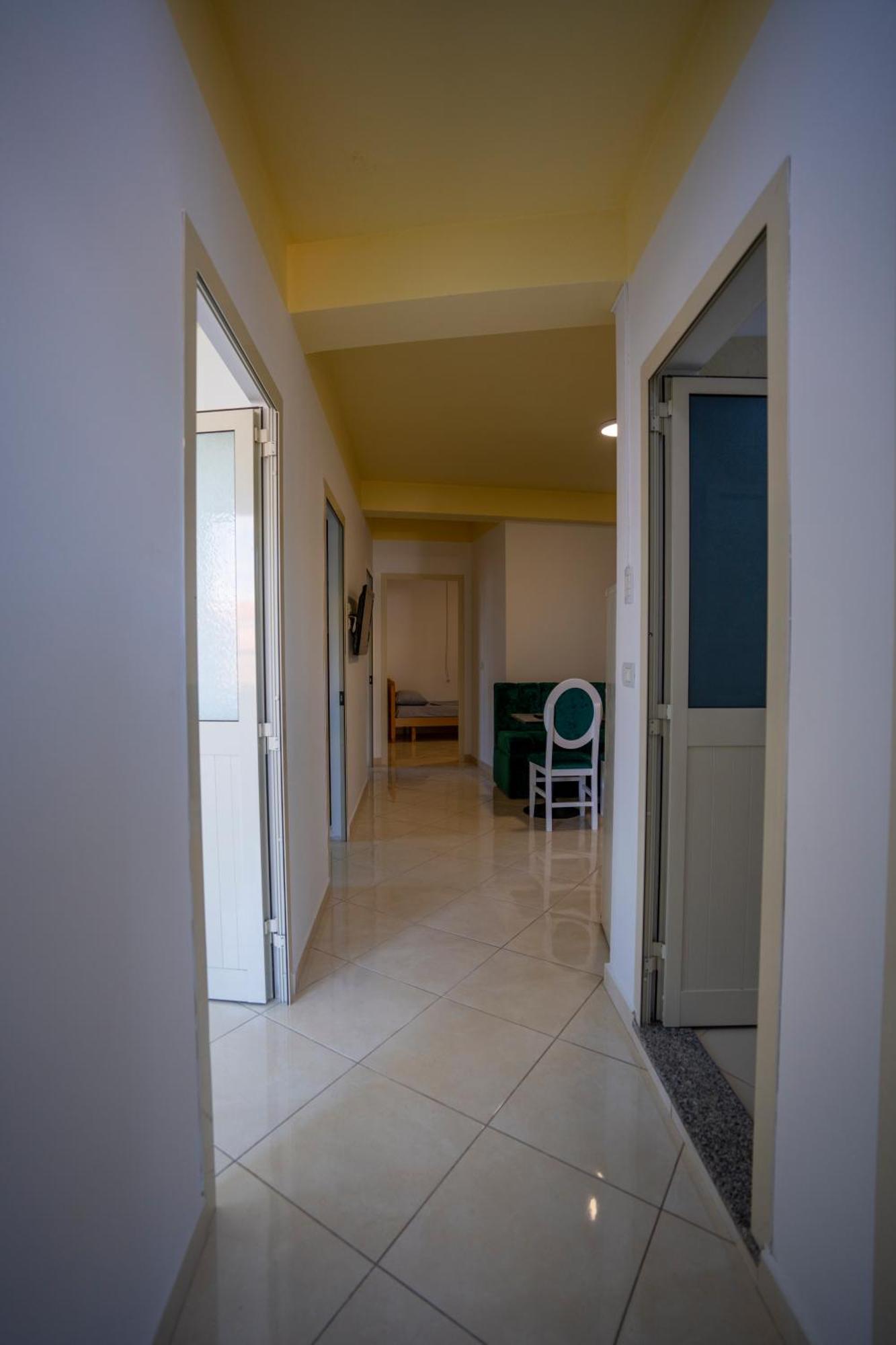 Golden Sleep Hostel Shkodra Kültér fotó